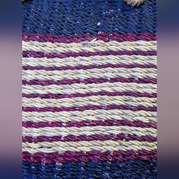 Vintage Handwoven Straw Crossbody Bucket Bag w/ Loop Latch Closure - Picture 5 of 5